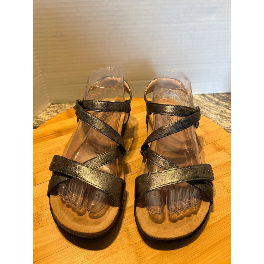 Taos Trulie Pewter Metallic Leather Strappy Comfort Sandals Womens Size 8